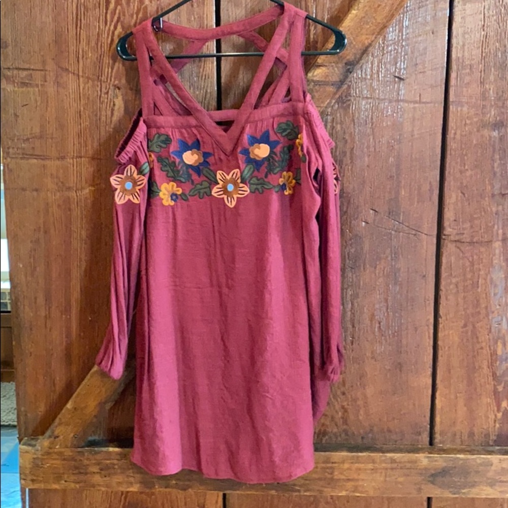 Super cute- never worn- Mid length dress